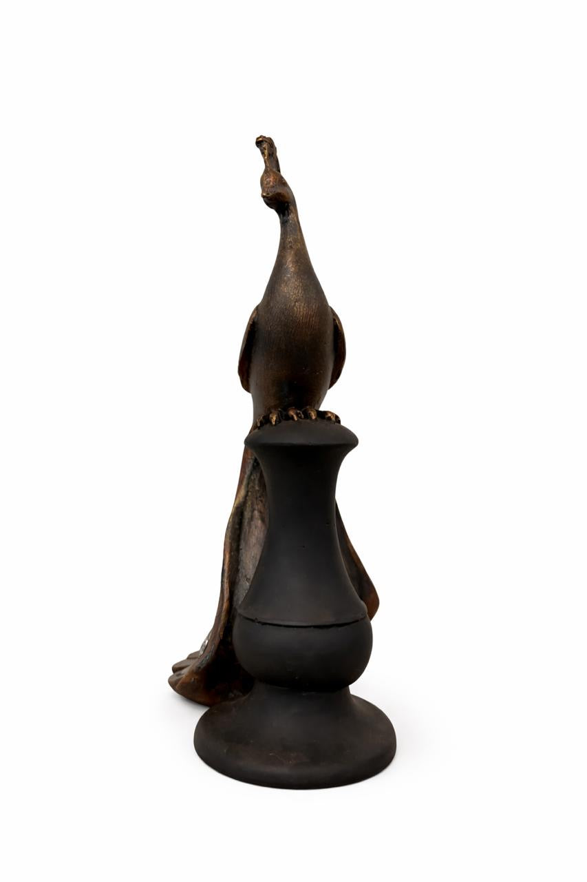 Escultura Decorativa Pavão Elegance – Sofisticação Atemporal