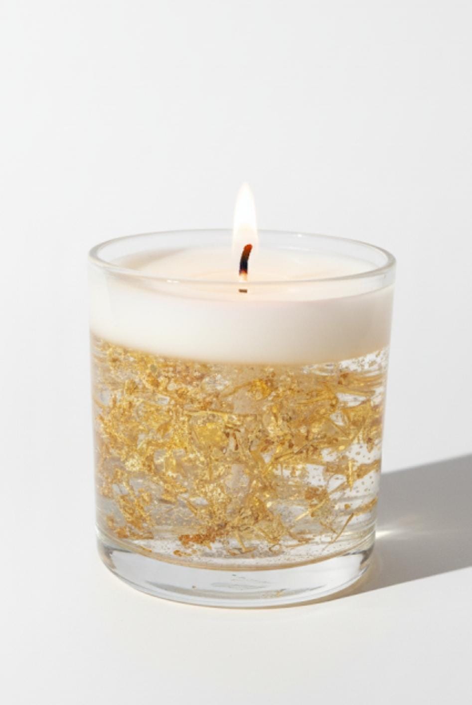 Vela em pote de vidro com tampa de bambu e flocos dourados 250ML